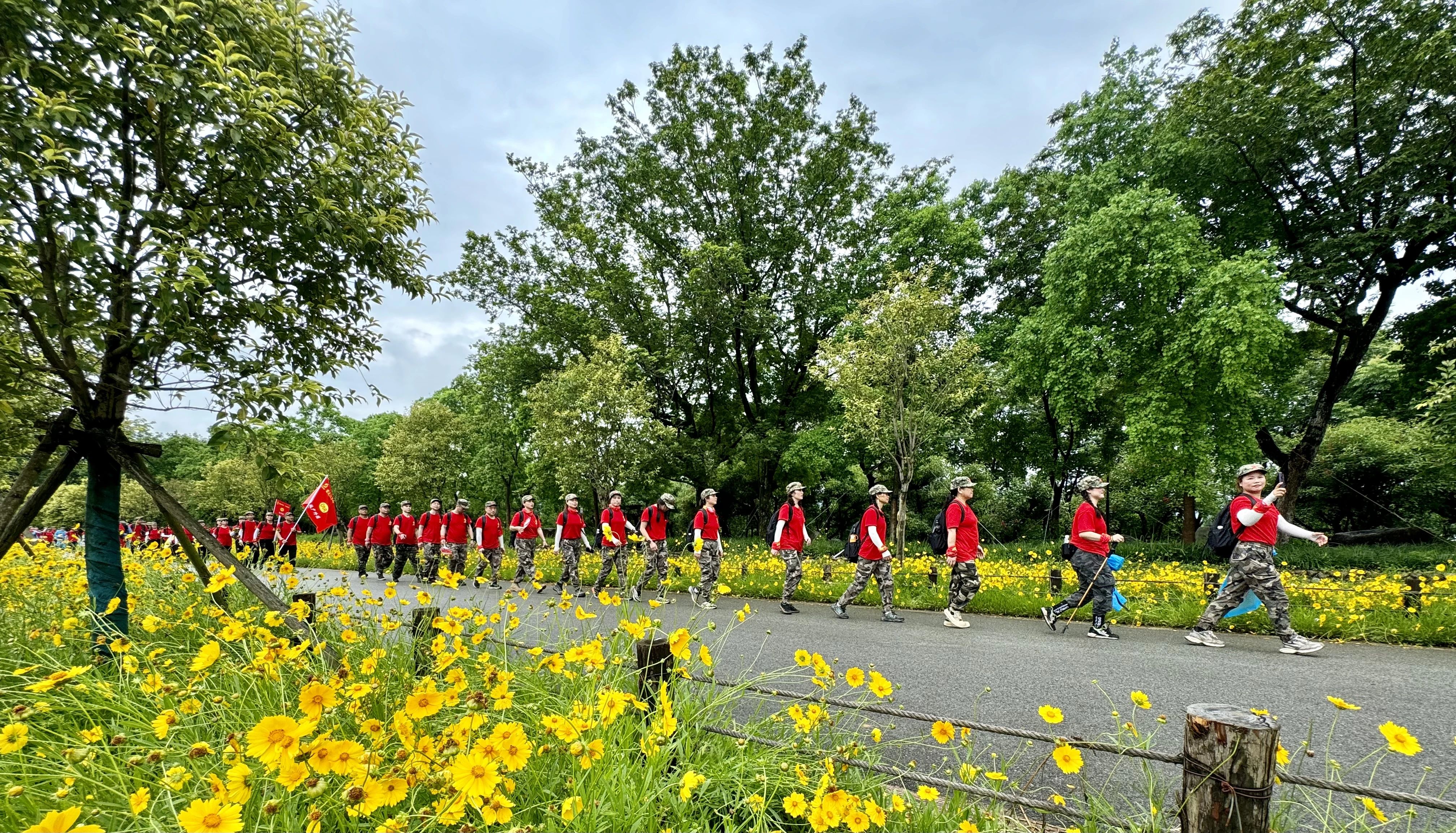 缅怀革命先烈，追寻红色记忆 | pa真人集团受邀参加永嘉县第十五届重走红军路活动