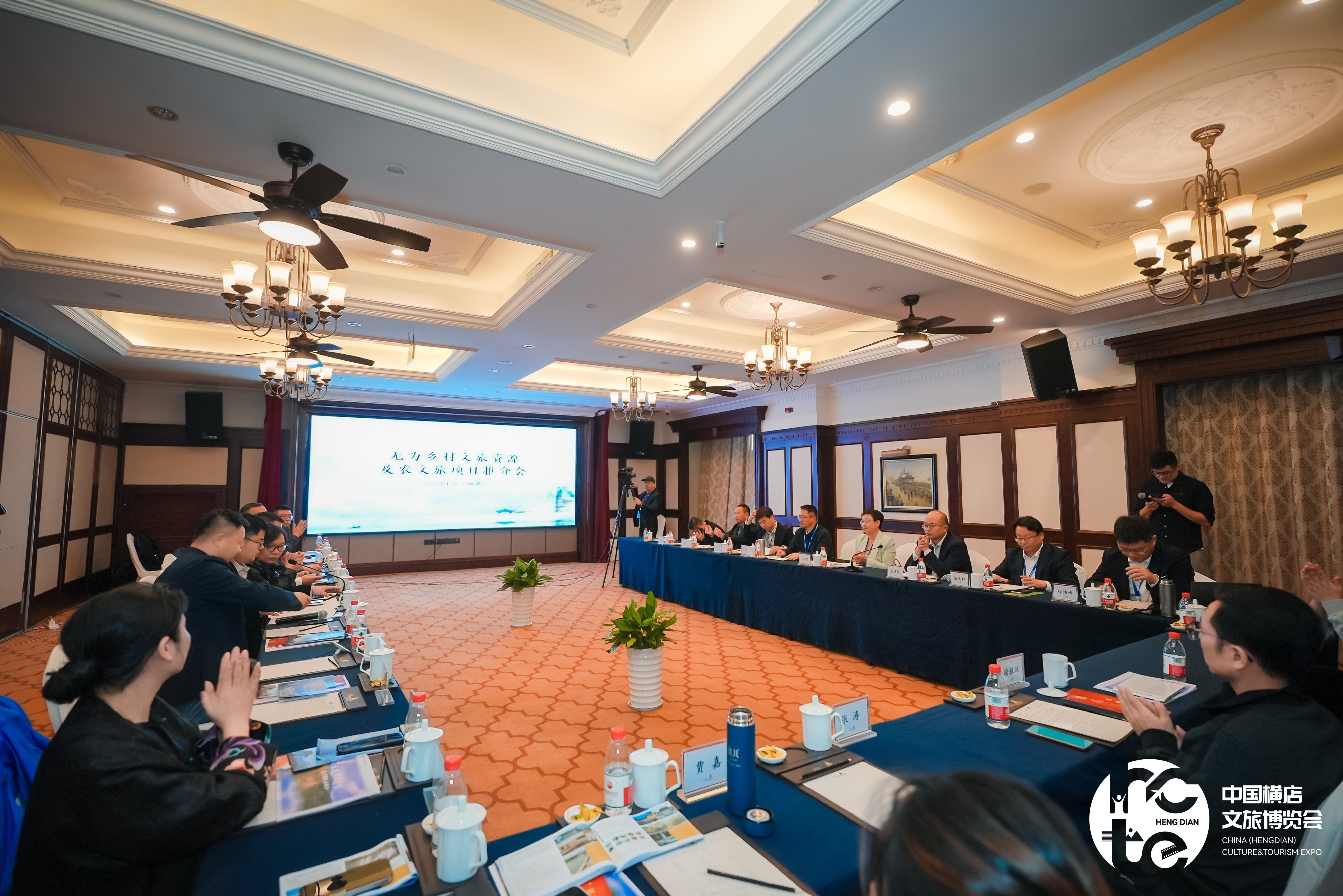 喜报 | pa真人集团荣获第八届“龙雀奖”年度文旅装备优选供应商